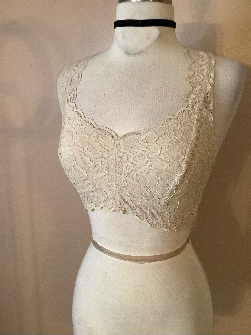 Serra Beige Cream Color Fairy Lace Halter Seamless Bra Bralette Medium.